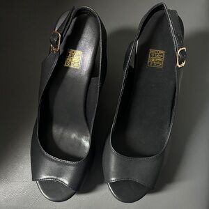 Elegant Black Women's Shoes